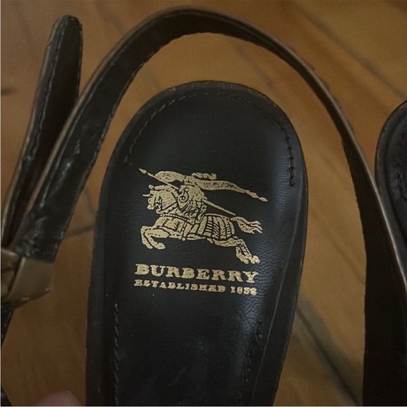Burberry Slingbacks - Picture 3 of 4
